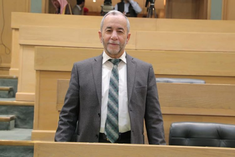 النائب مشوقة يطلب توضيحات حكومية حول رفع رسوم الجامعات الرسمية