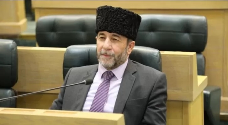 مشوقة يسأل الحكومة عن تأخر مكافآت نهاية الخدمة في أمانة عمّان