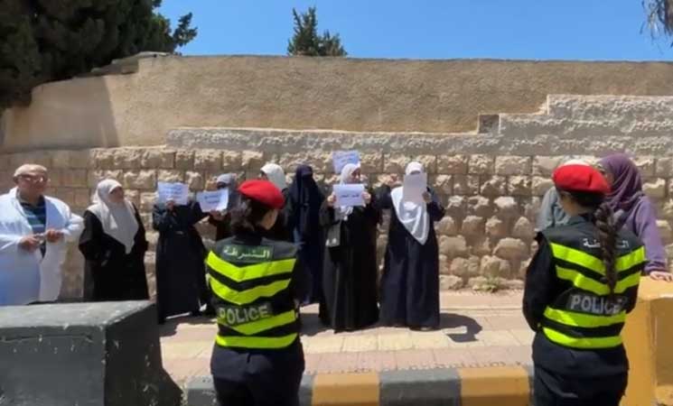أوقفوا الإبادة والتجويع.. وقفة للقطاع النسائي في  العمل الإسلامي  أمام مقرّ الأمم المتحدة