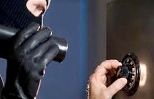 سطوٌ فجرًا على شركة كبرى في عمّان: سرقة ملايين الدولارات ومجوهرات وألماس