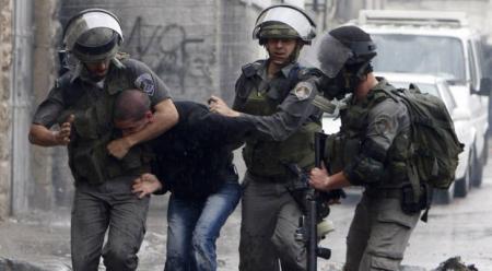 قوات الاحتلال تعتقل 14 فلسطينيا بالضفة الغربية