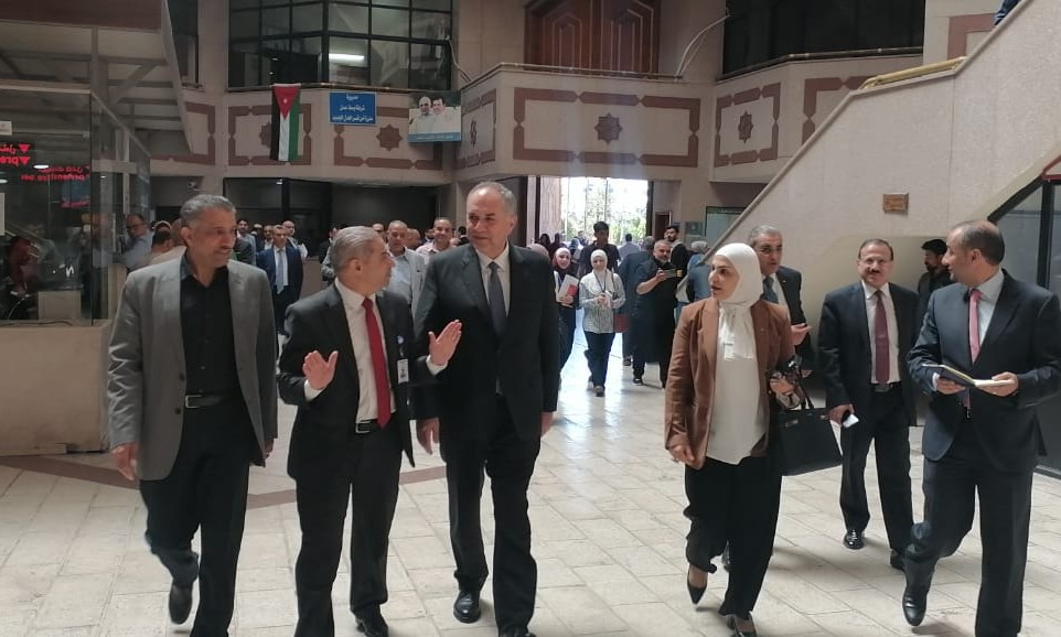 وزير العدل يتفقد سير العمل في قصر عدل عمان- (صور)