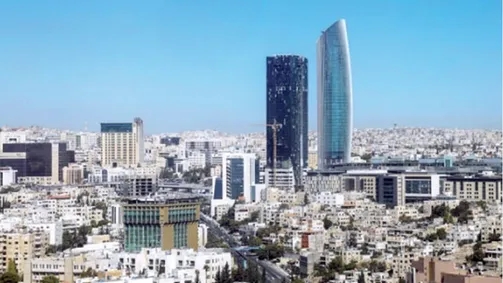 طقس حار نسبيًا اليوم وصيفي عادي حتى الأربعاء
