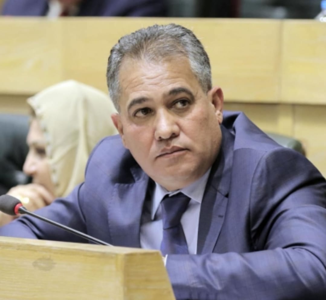 الهميسات يوجّه رسالة مفتوحة لرئيس الوزراء للتحقيق في إقامة حفل داخل بيت الشريف الحسين بن علي في العقبة