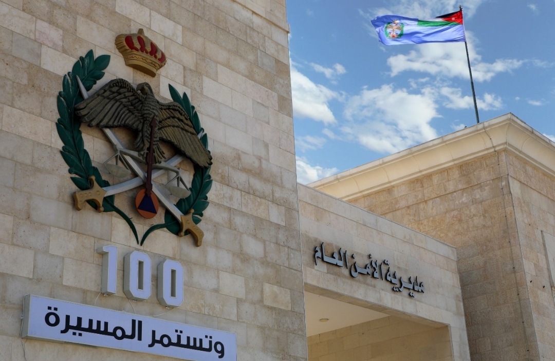 الأمن ينشر صور وتفاصيل أخطر المطلوبين بقضايا المخدرات والتهريب (شاهد)
