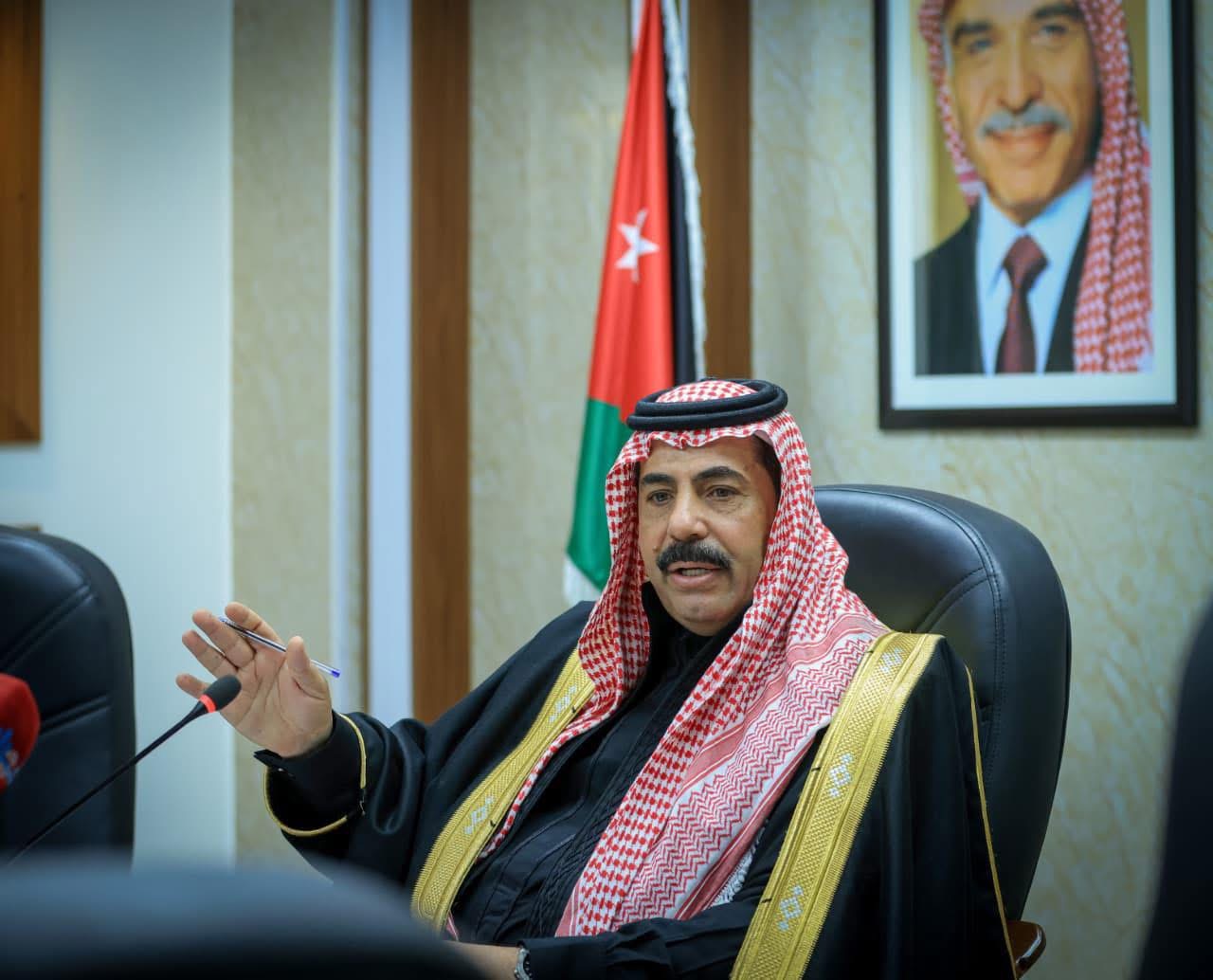 رئيس الوزراء في منزل النائب البدادوة (تفاصيل)