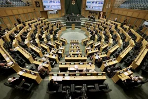 نائب يطالب بلجنة تحقيق في شبهات منح "منافع غير قانونية" لأعضاء مجلس النواب (تفاصيل)