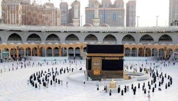 الشاعر: استقرار أسعار رحلات العمرة بعد بدء تسييرها للموسم الجديد