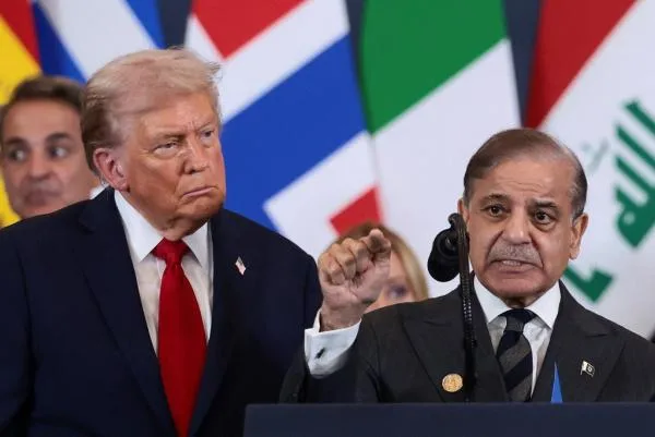 رئيس وزراء باكستان يطلب من ترامب تمديد المهلة أسبوعين