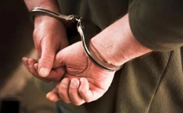القبض على شخصين سلبا مبلغاً مالياً من محل صرافة في عمان واحالتهما لمحكمة أمن الدولة