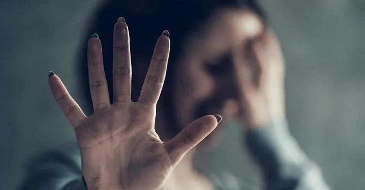 الأردن.. السجن 4 سنوات لعشريني احتضن فتاة
