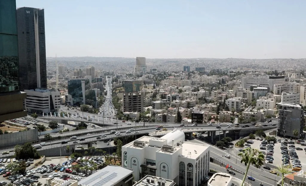 طقس بارد نسبيا الخميس .. وعودة الأمطار السبت