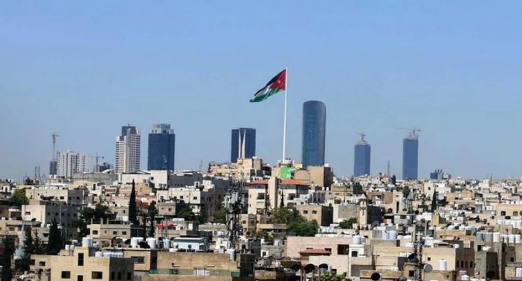 طقس دافئ مع غيوم عالية حتى الثلاثاء