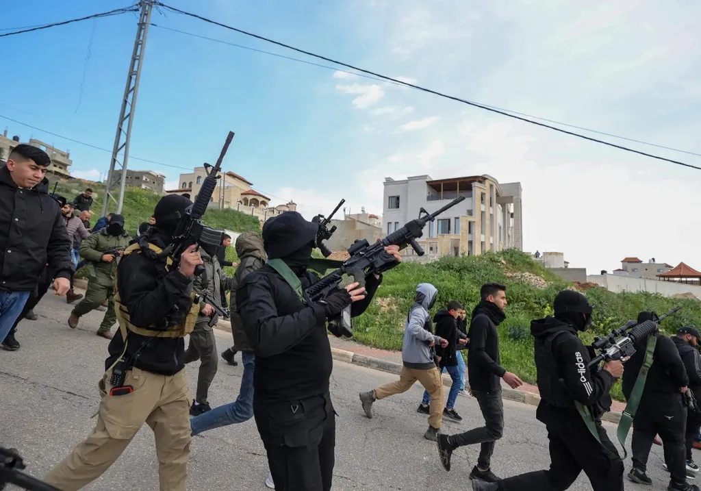 إعلام عبري:  إسرائيل  تنشئ ميليشيا فلسطينية جديدة في شمال غزة لملاحقة حماس