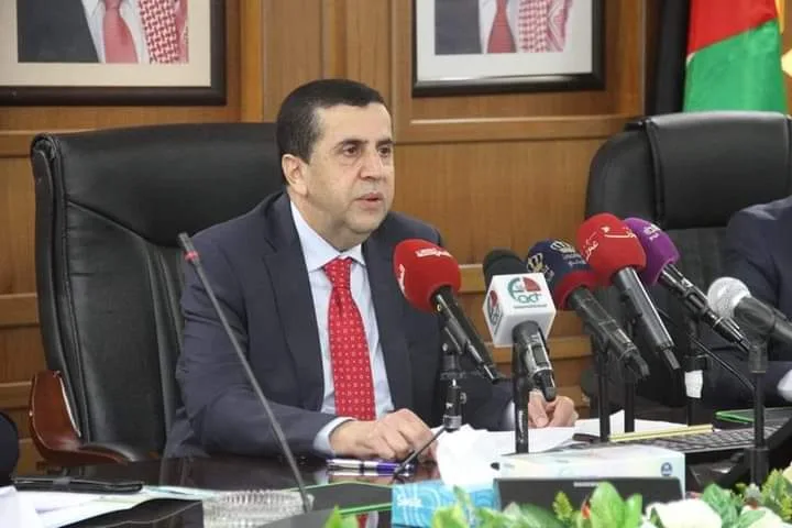 العجلوني: وقف كافة الاقتطاعات المترتبة على الموظفين للجامعة لشهر نيسان 2022