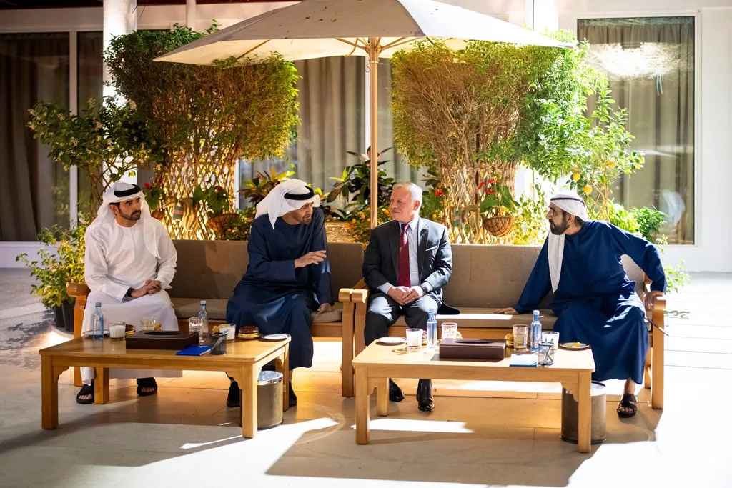 ‏خطر لي قبل النوم، أن ملكنا طيب جدا، قلبه صافي هذا الرجل..