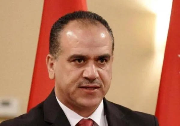 وزير الزراعة يضع استقالته بين يدي رئيس الوزراء