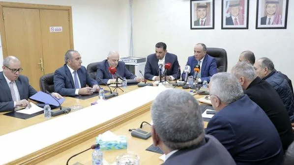 الخدمات النيابية توصي بضرورة تعويض تجار وسط البلد
