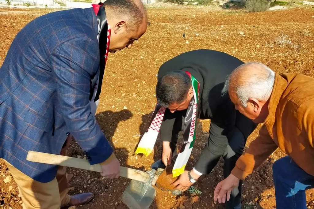 أبو عرابي يرعى احتفال زراعة لواء بني كنانه بعيد الشجرة