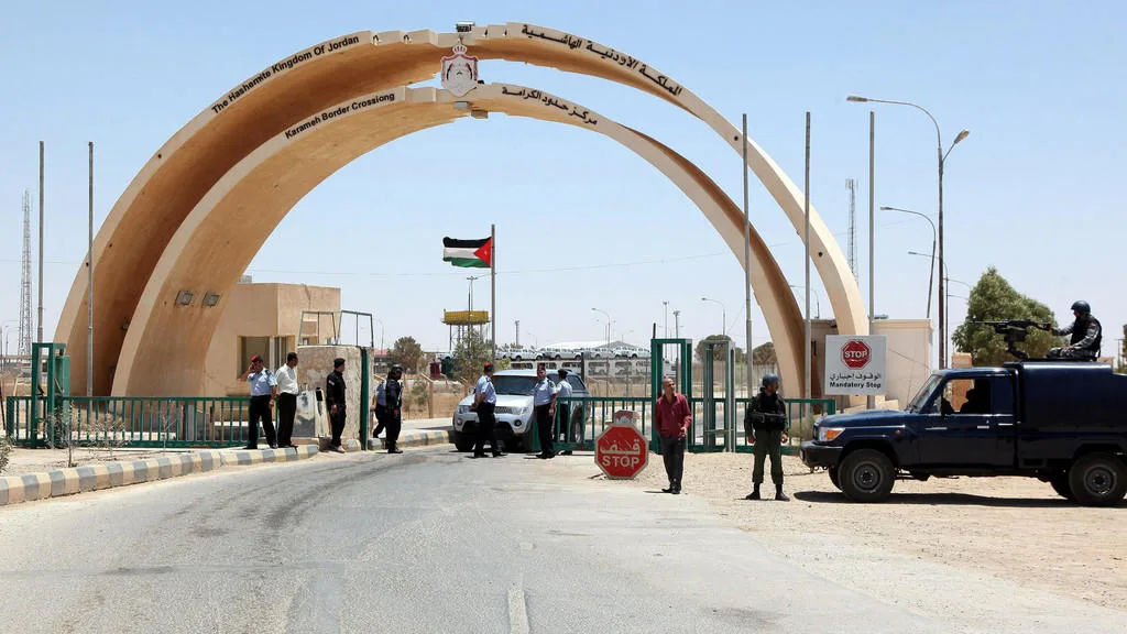 الجغبير: السماح بدخول الشاحنات الأردنية والعراقية أراضي البلدين اعتبارا من 22 المقبل
