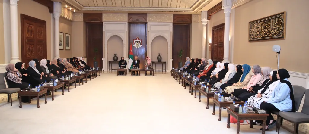 العيسوي يلتقي وفدًا من سيدات ماعين