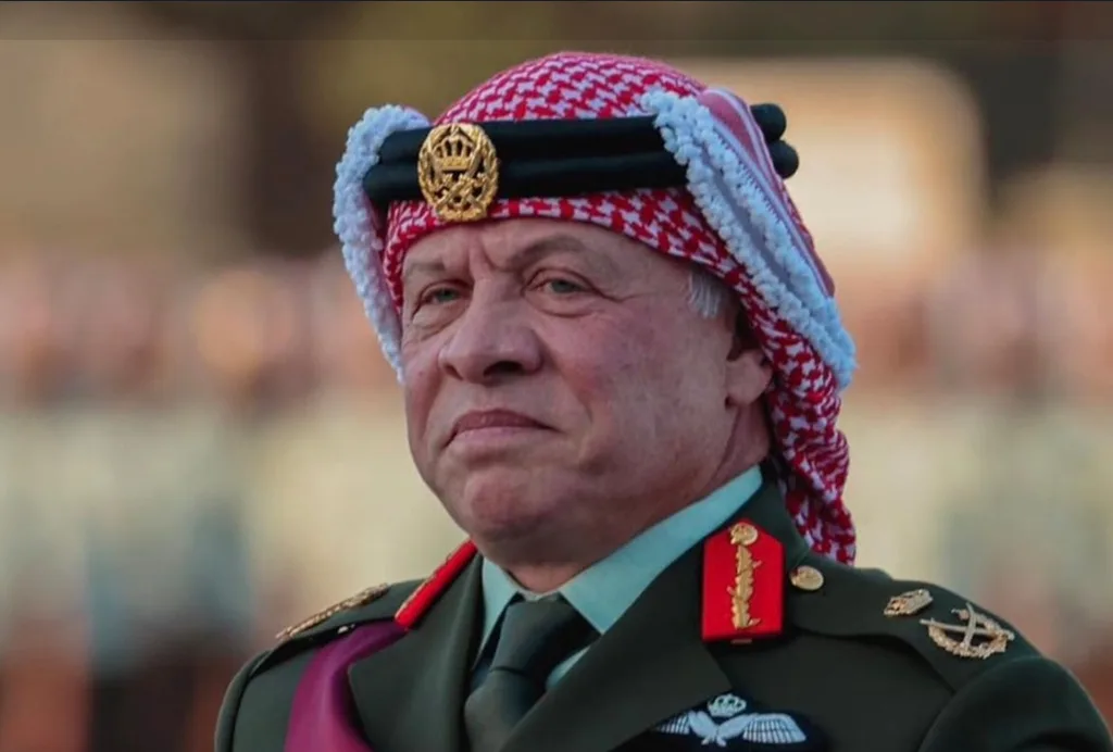 الملك عبر تويتر: تحية لنشامى الجيش العربي