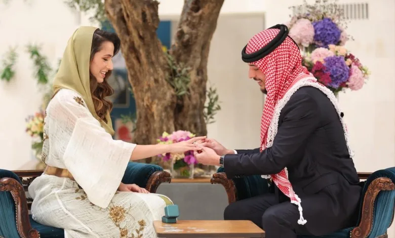 بن سلمان يهنئ الملك بخطوبة ولي العهد