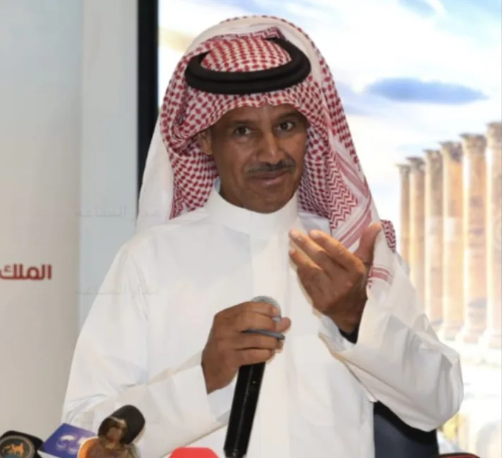خالد عبد الرحمن يثير دهشة الصحفيين بعدم معرفته بتقنية الذكاء الاصطناعي