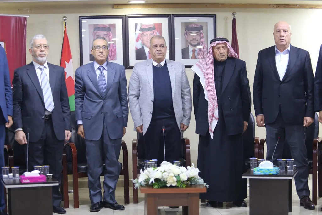 مجلس محافظة الزرقاء في لقاء تشاركي يجمع أعيان ونواب المحافظة