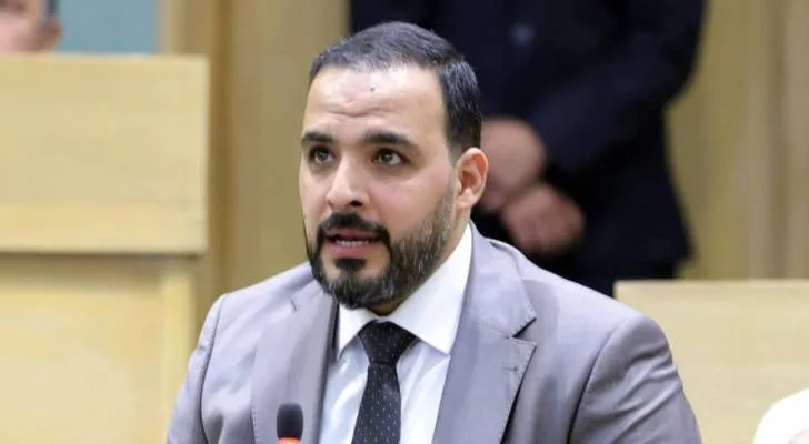 الهروط يسأل الحكومة عن الأسس الدستورية لتمديد امتياز مطار الملكة علياء حتى 2039