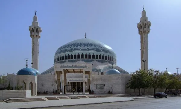 20 دقيقة مدة الانتظار بين أذان الفجر والإقامة في رمضان