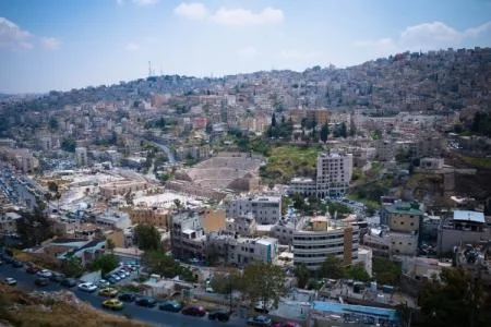 أجواء لطيفة الأحد وانخفاض ملموس الثلاثاء