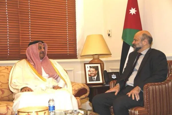 الرزاز يلتقي نائب رئيس الوزراء القطري