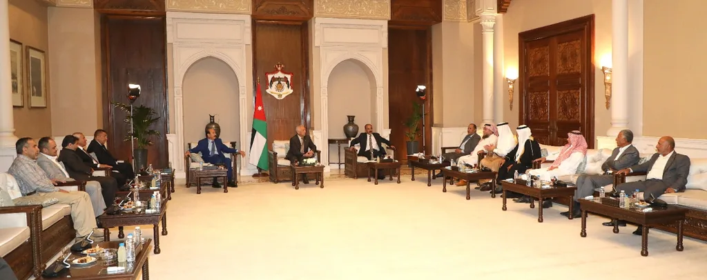 العيسوي يلتقي اعضاء هيئة جمعية ديوان عشيرة العفيشات / العجارمه