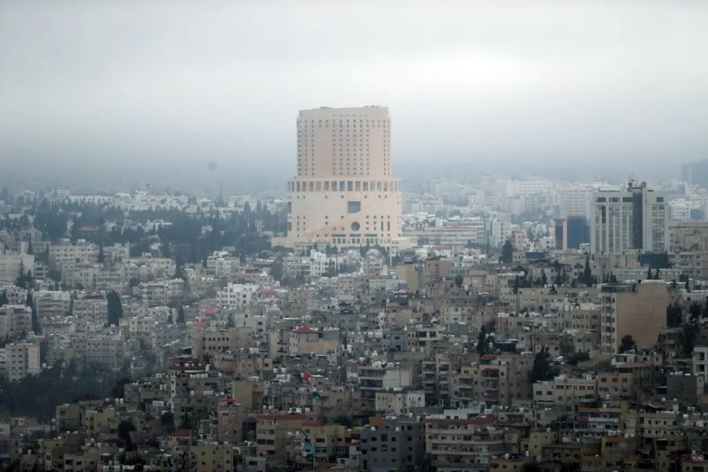 أجواء باردة نسبيًا اليوم وأمطار متوقعة مساء الغد