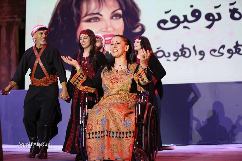  جرش : فايا يونان وهشام الجخ وغادة عباسي يتغنون بالأردن ويساندون فلسطين