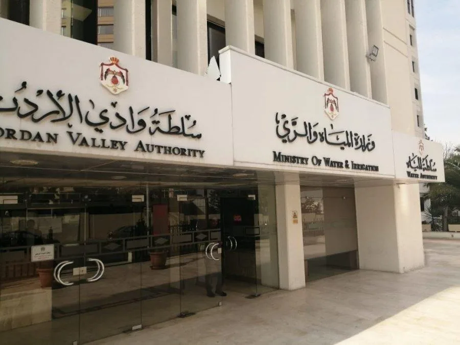 إزالة جميع الاعتداءات على قناة الملك عبد الله