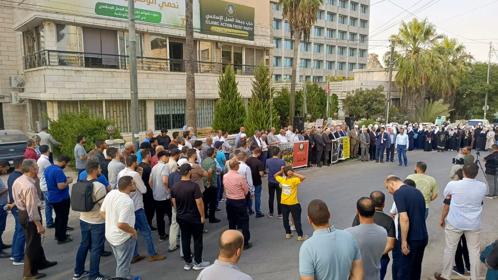 وقفة أمام العمل الإسلامي .. مواجهة التهديد الصهيوني لن يكون إلا بانسجام الموقفين الرسمي والشعبي- (صور وفيديو)