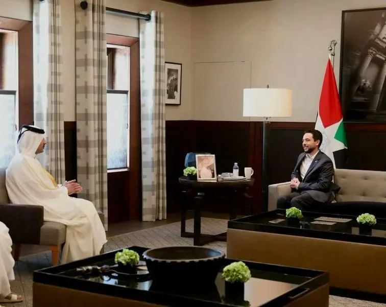 ولي العهد يلتقي وزير الثقافة القطري