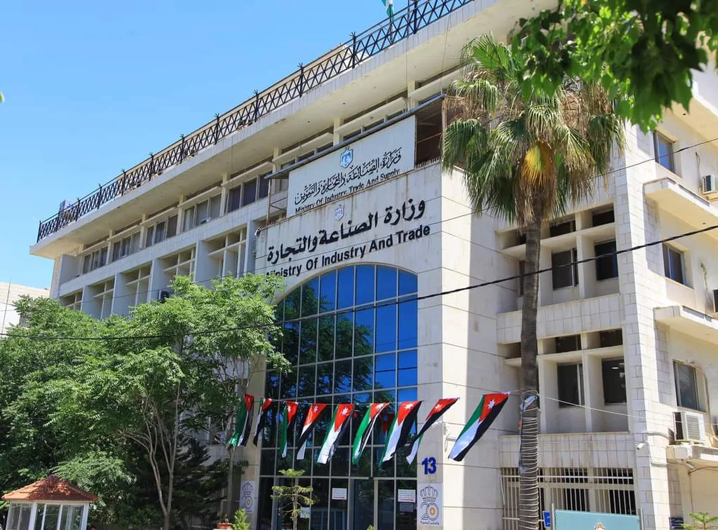 الصناعه والتجاره تحسم الجدل و تؤكد ان اسعار الخبز ثابته لا تغيير عليها