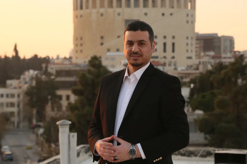 طموحات الشباب الاردني في ادراج الحكومة المغلقة