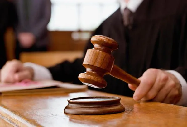 التمييز تنقض حكما بالاشغال 10 سنوات لاب اطلق النار على نجليه