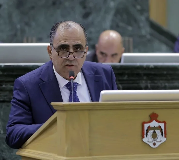 النائب بني هاني ينتقد غياب الوزراء والمسؤولين عن الميدان خلال موجة الأمطار