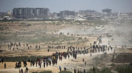 استشهاد 20 فلسطينيا في غزة اثر انقلاب شاحنة مساعدات