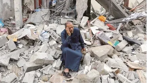 12 شهيدا جراء قصف الاحتلال عدة مناطق في قطاع غزة