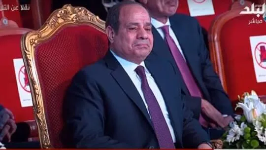 السيسي يبكي على الهواء - فيديو