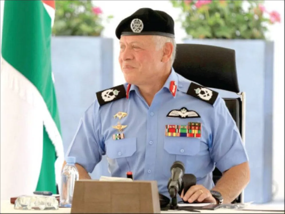 الملك يشدد على أهمية دور المتقاعدين العسكريين في شؤون الوطن