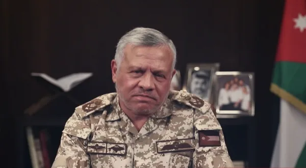الملك للأردنيين: انتوا قدها .. والجندية علمتنا الخطوات الاستباقية