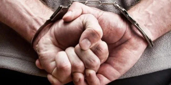 ضبط شخصين سلبا المال تحت التهديد من صيدلية بعمّان