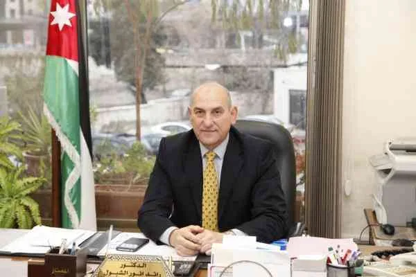 مجلس الوزراء يمدد خدمة امين الصحة الشبول سنة جديدة بعد بلوغه السن القانونية - وثيقة